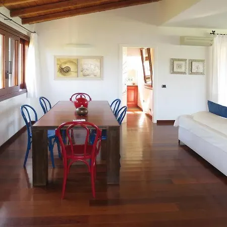 Casa vacanze Salina Bamba Sleeps 12 Pool Air Con Capo Coda Cavallo